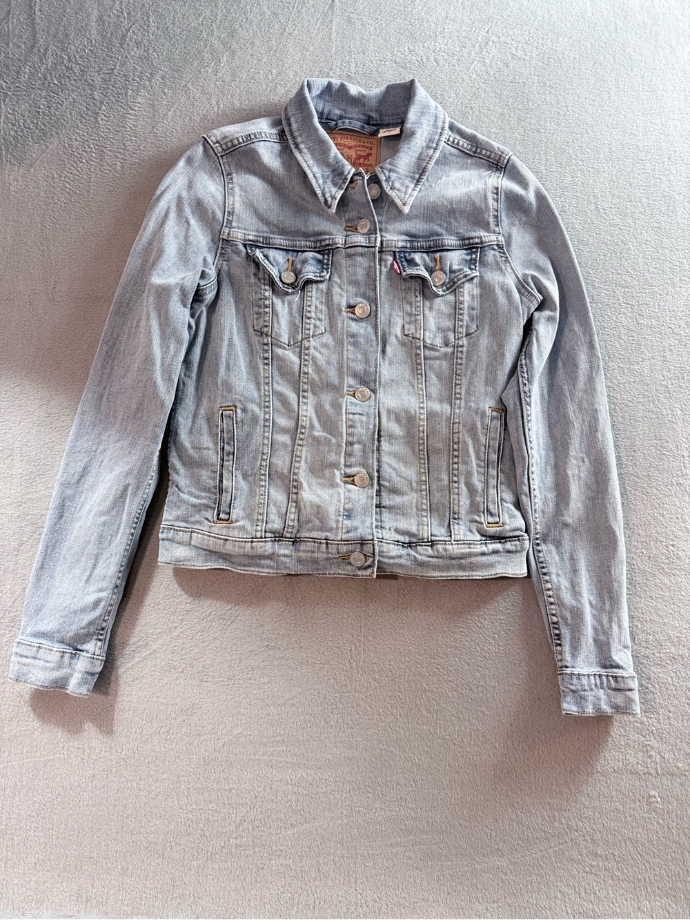 Levi's - Light Wash Women's Denim Jacket